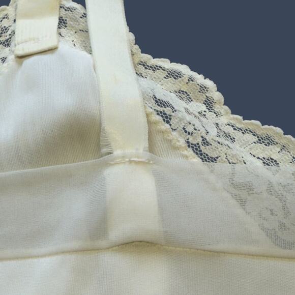 Gorgeous Vintage Silky Lace Slip Medium - Picture 6 of 10